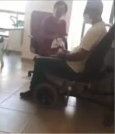 Hastanede maskesiz ve eldivensiz koronavirüs testi yapan personele soruşturma Hastanede maskesiz ve eldivensiz koronavirüs testi yapan personele soruşturma