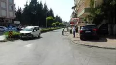 Son dakika haber! Hastaneye gitmek yerine vatandaşın verdiği buzlarla acılarını dindirmeye çalıştılar Son dakika haber! Hastaneye gitmek yerine vatandaşın verdiği buzlarla acılarını dindirmeye çalıştılar
