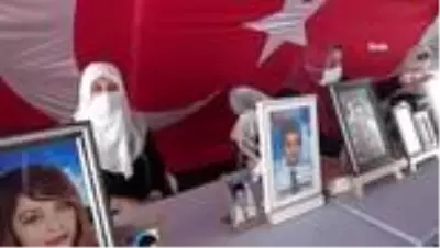 HDP önündeki ailelerin evlat nöbeti 380'inci gününde HDP önündeki ailelerin evlat nöbeti 380'inci gününde