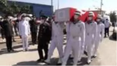 Irak'ın kuzeyinde şehit olan Uzman Çavuş Gökhan Kılınç son yolculuğuna uğurlandı Irak'ın kuzeyinde şehit olan Uzman Çavuş Gökhan Kılınç son yolculuğuna uğurlandı