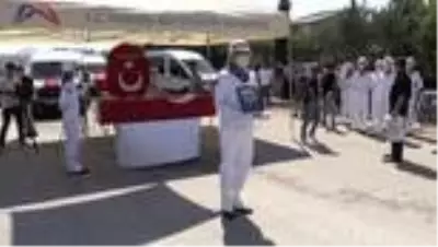 Irak'ın kuzeyinde şehit olan Uzman Çavuş Gökhan Kılınç son yolculuğuna uğurlandı Irak'ın kuzeyinde şehit olan Uzman Çavuş Gökhan Kılınç son yolculuğuna uğurlandı