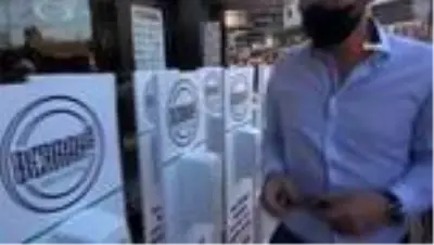 İş adamı, 50 okula sensörlü dezenfektan hibe etti İş adamı, 50 okula sensörlü dezenfektan hibe etti