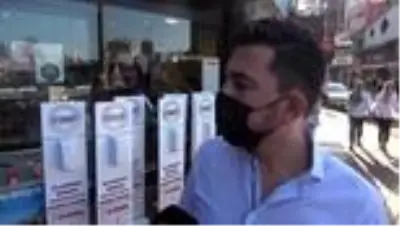 İş adamı, 50 okula sensörlü dezenfektan hibe etti İş adamı, 50 okula sensörlü dezenfektan hibe etti