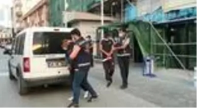 İş yerini soyarken suçüstü yakalanan hırsızlar tutuklandı İş yerini soyarken suçüstü yakalanan hırsızlar tutuklandı