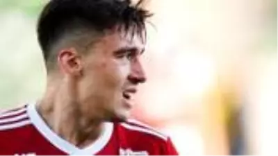 İsveç 2. Ligi'nde oynayan Türk asıllı futbolcu Deniz Yaldır, ırkçı söylemde bulunan rakibini federasyona şikayet etti İsveç 2. Ligi'nde oynayan Türk asıllı futbolcu Deniz Yaldır, ırkçı söylemde bulunan rakibini federasyona şikayet etti