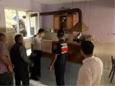 Jandarma sosyal mesafe kurallarına uymayanları affetmedi Jandarma sosyal mesafe kurallarına uymayanları affetmedi