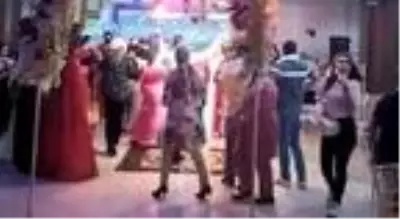 Kaçak kına gecesi baskınla sona erdi! 12 kişiye 42 bin TL ceza kesildi Kaçak kına gecesi baskınla sona erdi! 12 kişiye 42 bin TL ceza kesildi