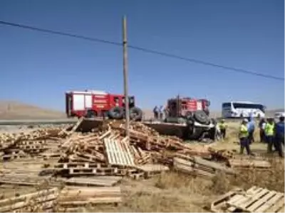 Son dakika haberi | Karaman'da palet yüklü kamyon devrildi: 1 ölü Son dakika haberi | Karaman'da palet yüklü kamyon devrildi: 1 ölü
