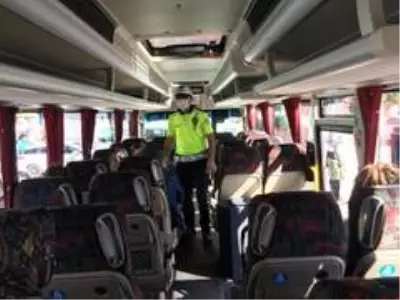 Kars'ta Kovid-19 uyarılarına uymayanlara ceza yağdı Kars'ta Kovid-19 uyarılarına uymayanlara ceza yağdı