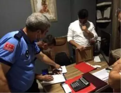 Kına gecesini zabıta ekipleri bastı Kına gecesini zabıta ekipleri bastı