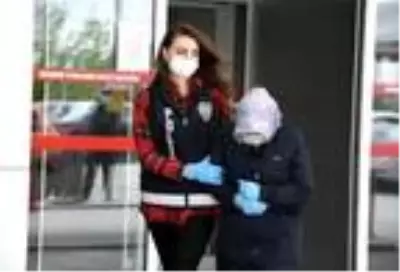 14 yaşındaki kızını cinsel ilişkiye zorlayan anneye 28 yıl, sevgiliye ise 20 yıl hapis 14 yaşındaki kızını cinsel ilişkiye zorlayan anneye 28 yıl, sevgiliye ise 20 yıl hapis