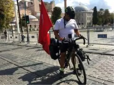 Köln'den 3 bin 300 kilometre pedalı Ayasofya için çevirdi Köln'den 3 bin 300 kilometre pedalı Ayasofya için çevirdi