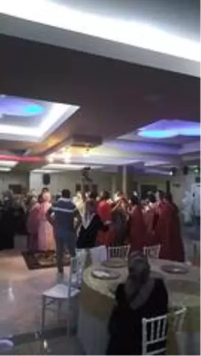 Kına gecesini zabıta ekipleri bastı Kına gecesini zabıta ekipleri bastı