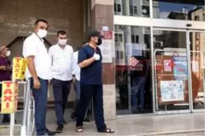 Koronayı yenen belediye başkanı: 'Ben yaşadım Allah, kimseye yaşatmasın' Koronayı yenen belediye başkanı: 'Ben yaşadım Allah, kimseye yaşatmasın'