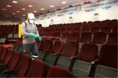 Küçükçekmece'de okullar eğitim öğretime hazırlanıyor Küçükçekmece'de okullar eğitim öğretime hazırlanıyor