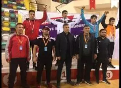 Kumluca'dan Yıldız Güreş Milli Takımı'na 2 sporcu Kumluca'dan Yıldız Güreş Milli Takımı'na 2 sporcu