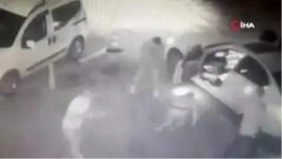 Kurşun yağdırdı: Fatih Karagümrük eski başkanına silahlı saldırı kamerada Kurşun yağdırdı: Fatih Karagümrük eski başkanına silahlı saldırı kamerada