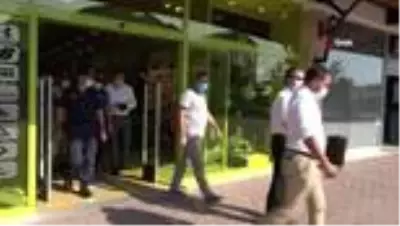 Kuşadası'nda AVM'lere korona virüs denetimi Kuşadası'nda AVM'lere korona virüs denetimi