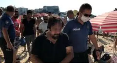 Soyunma kabininde üstünü değiştiren kadının görüntülerini çeken şahıs gözaltına alındı Soyunma kabininde üstünü değiştiren kadının görüntülerini çeken şahıs gözaltına alındı