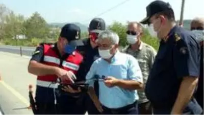 Manavgat Kaymakamı Yiğit'ten, kontrol noktasında Korona virüs denetimi Manavgat Kaymakamı Yiğit'ten, kontrol noktasında Korona virüs denetimi