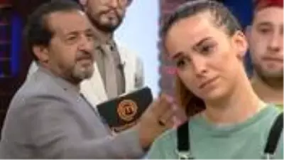 MasterChef'te tabağını yetiştiremeyen Tanya, Mehmet Şef'in sözlerinden sonra gözyaşlarına hakim olamadı MasterChef'te tabağını yetiştiremeyen Tanya, Mehmet Şef'in sözlerinden sonra gözyaşlarına hakim olamadı