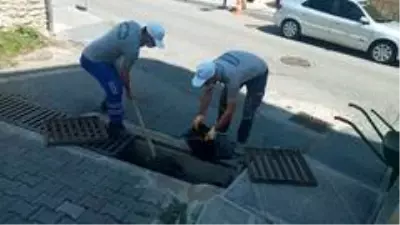 Mazgallardan çıkan çöp ve molozlar şaşırttı Mazgallardan çıkan çöp ve molozlar şaşırttı