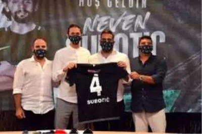 Neven Subotıc, Denizlispor ile sözleşme imzaladı Neven Subotıc, Denizlispor ile sözleşme imzaladı