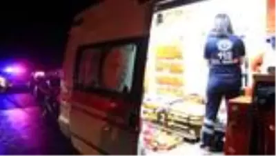 Otomobil ile tır çarpıştı: 1 ölü, 3 yaralı Otomobil ile tır çarpıştı: 1 ölü, 3 yaralı
