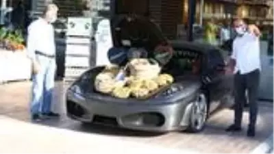 Piyasa değeri 1,5 milyon TL olan lüks otomobilde ceviz sattılar Piyasa değeri 1,5 milyon TL olan lüks otomobilde ceviz sattılar