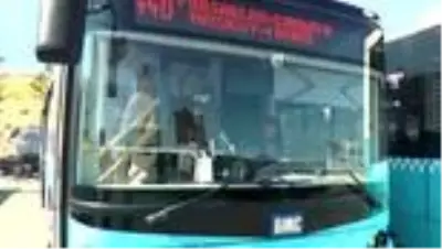 Pursaklar-Çankaya hattında otobüs şoförlüğü yapan Gülşen Şahin'e Belediye Başkanı Çetin'den jest -...