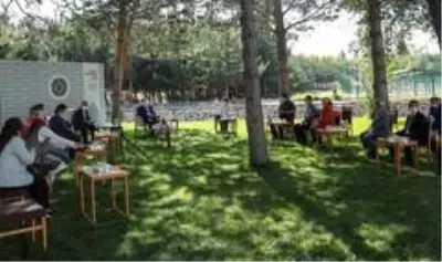 Rektör Çomaklı'ya tebrik ziyaretleri devam ediyor Rektör Çomaklı'ya tebrik ziyaretleri devam ediyor