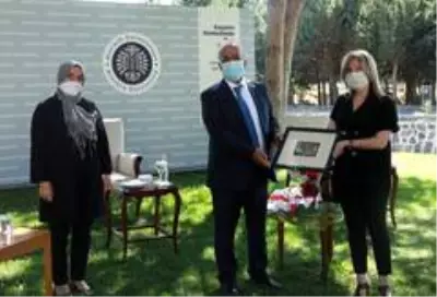 Rektör Çomaklı'ya tebrik ziyaretleri devam ediyor Rektör Çomaklı'ya tebrik ziyaretleri devam ediyor
