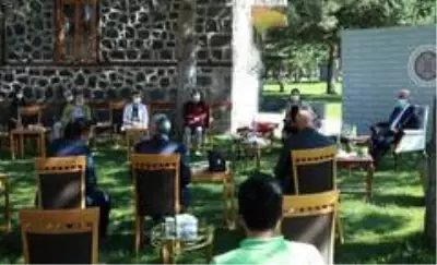 Rektör Çomaklı'ya tebrik ziyaretleri devam ediyor Rektör Çomaklı'ya tebrik ziyaretleri devam ediyor