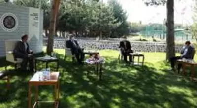 Rektör Çomaklı'ya tebrik ziyaretleri devam ediyor Rektör Çomaklı'ya tebrik ziyaretleri devam ediyor