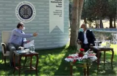 Rektör Çomaklı'ya tebrik ziyaretleri devam ediyor Rektör Çomaklı'ya tebrik ziyaretleri devam ediyor