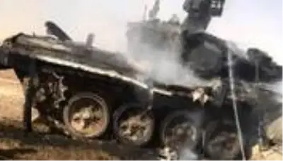 Rusya'da tank yanarak kül oldu Rusya'da tank yanarak kül oldu