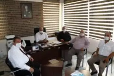 Saruhanlılı muhtarlar asfalt çalışmalarından memnun Saruhanlılı muhtarlar asfalt çalışmalarından memnun