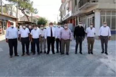 Saruhanlılı muhtarlar asfalt çalışmalarından memnun Saruhanlılı muhtarlar asfalt çalışmalarından memnun
