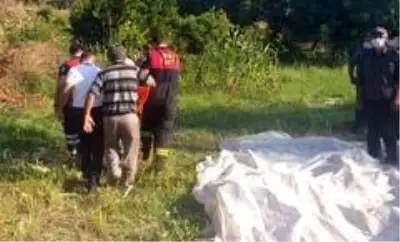 Çiftçinin bir anlık dalgınlığı kolunun kopmasına neden oldu Çiftçinin bir anlık dalgınlığı kolunun kopmasına neden oldu
