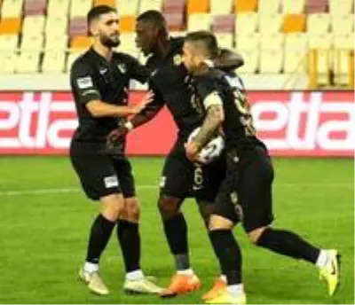 Malatyaspor kendi sahasında Göztepe'yle 1-1 beraber kaldı Malatyaspor kendi sahasında Göztepe'yle 1-1 beraber kaldı