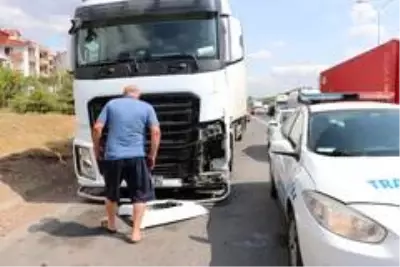 Son dakika haber... TEM Otoyolu'nda can pazarı: 2'si çocuk 6 yaralı Son dakika haber... TEM Otoyolu'nda can pazarı: 2'si çocuk 6 yaralı