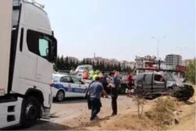 Son dakika haber... TEM Otoyolu'nda can pazarı: 2'si çocuk 6 yaralı Son dakika haber... TEM Otoyolu'nda can pazarı: 2'si çocuk 6 yaralı