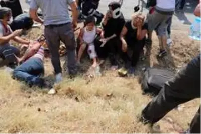 Son dakika haber... TEM Otoyolu'nda can pazarı: 2'si çocuk 6 yaralı Son dakika haber... TEM Otoyolu'nda can pazarı: 2'si çocuk 6 yaralı