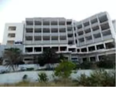 Terk edilmiş binada mahsur kalan tilki kurtarıldı Terk edilmiş binada mahsur kalan tilki kurtarıldı
