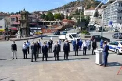 Tosya'da İlköğretim Haftası sessiz bir şekilde kutlandı Tosya'da İlköğretim Haftası sessiz bir şekilde kutlandı