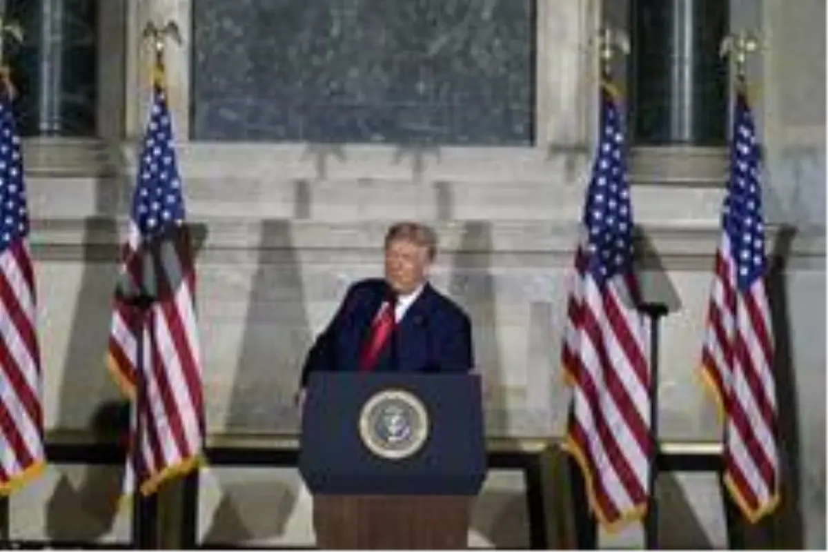 Trump'tan okullar için 'vatanseverlik' kararnamesi