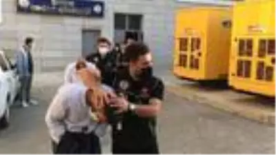 Son dakika haberleri: Uyuşturucu operasyonunda gözaltına alındı, maskeyle yüzünü gizlemeye çalıştı Son dakika haberleri: Uyuşturucu operasyonunda gözaltına alındı, maskeyle yüzünü gizlemeye çalıştı
