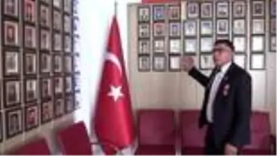 Vücudundaki şarapnel parçaları ile yaşayan gazi Koç: 'Bu ülkenin kahramanı bitmez' Vücudundaki şarapnel parçaları ile yaşayan gazi Koç: 'Bu ülkenin kahramanı bitmez'