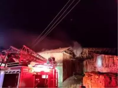Son dakika haber | Yangında bir ev kullanılamaz hale geldi Son dakika haber | Yangında bir ev kullanılamaz hale geldi
