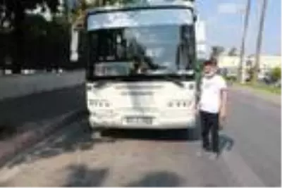 Yanlış park uyarısı yapan otobüs şoförüne darp kamerada Yanlış park uyarısı yapan otobüs şoförüne darp kamerada
